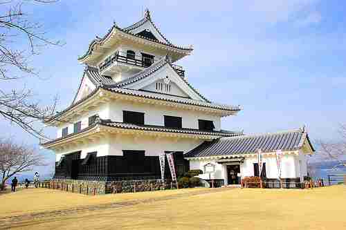 Takeyama castle in the south of the Boso peninsula opposite Tokyo - the Nonohan guesthouse nearby can be recommended